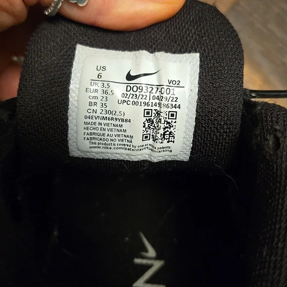 Nike Black Metcon 8, Women's Size 6 - Picture 4 of 7